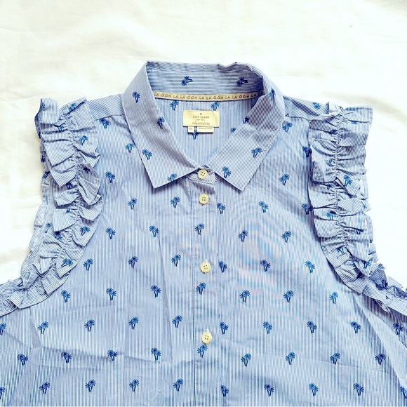 β
Kate Spade Sleeveless Palm tree Button up Top - Light Blue β
- Picture 10 of 17